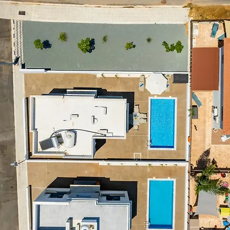 Seabreeze Sofia By Ezoria Villa