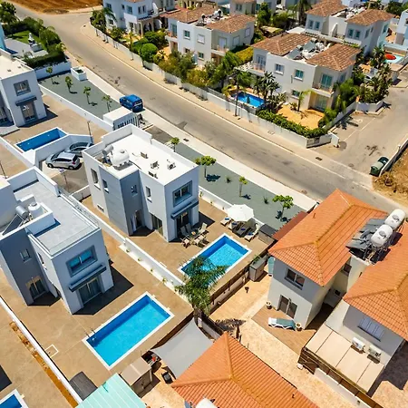 Seabreeze Sofia By Ezoria Villa