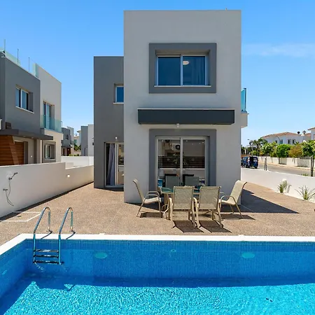 Seabreeze Sofia By Ezoria Villa *