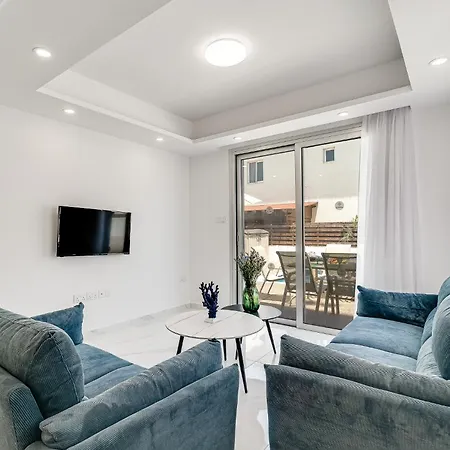 Seabreeze Sofia By Ezoria Villa