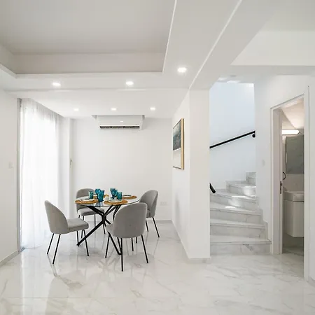 Seabreeze Sofia By Ezoria Villa