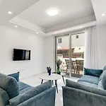 Villa Seabreeze Sofia by Ezoria Villas Villa